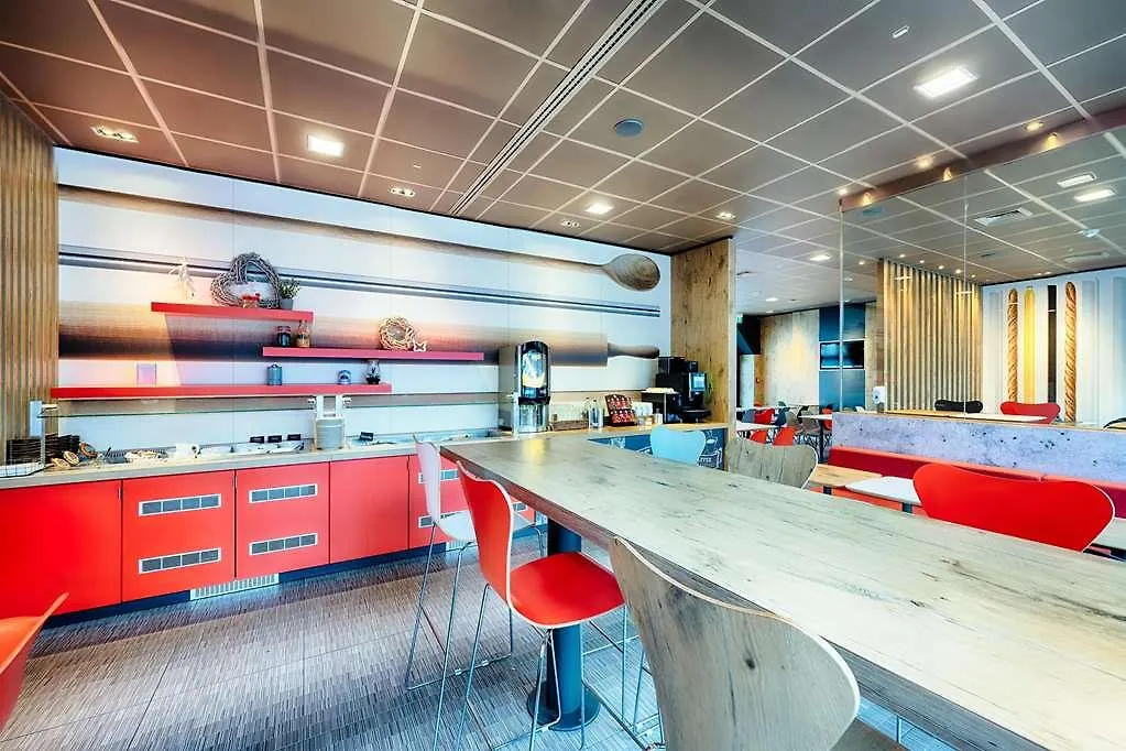 B&B Hotel Dusseldorf-Hbf 0*, Dusseldorf